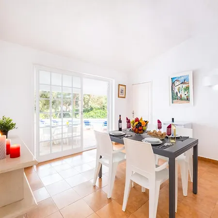 Villa In Albufeira Near Sandy Beaches Vila *