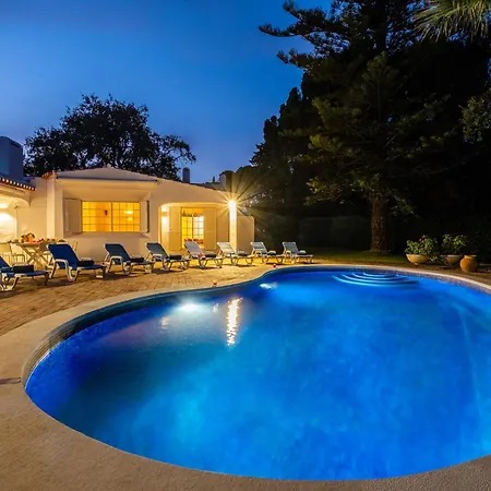 Villa In Albufeira Near Sandy Beaches Villa *