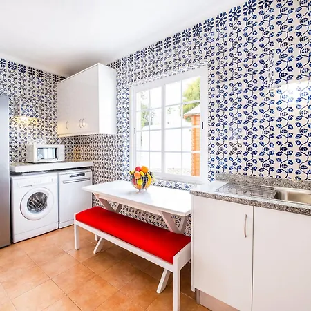 Villa In Albufeira Near Sandy Beaches