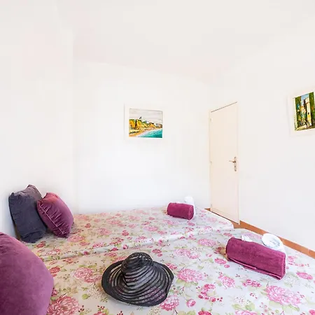 Villa Villa In Albufeira Near Sandy Beaches