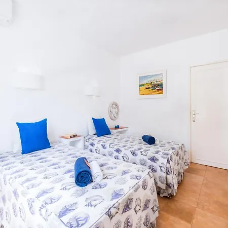 Villa Villa In Albufeira Near Sandy Beaches *